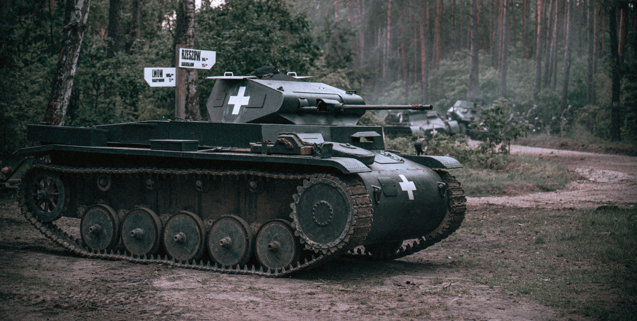 Czołgi, kawaleria, artyleria! Takiej imprezy jeszcze nie widzieliście! "Pancerne serce" powala skalą!