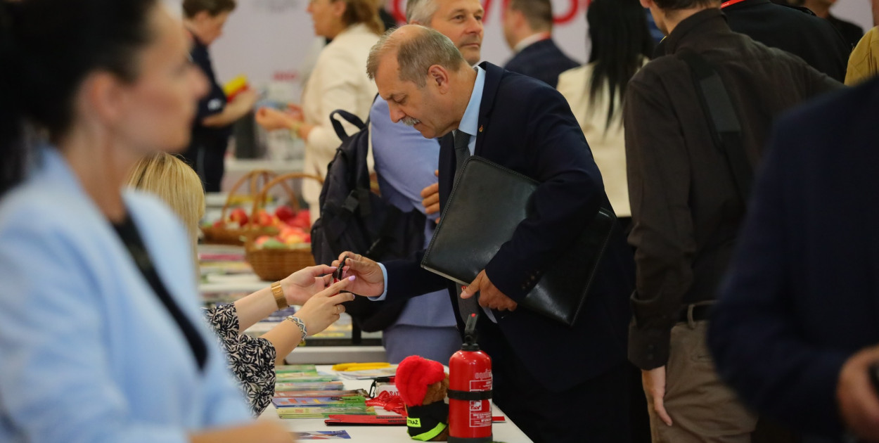 O bezpieczeństwie seniorów, teleopiece i działaniach służb