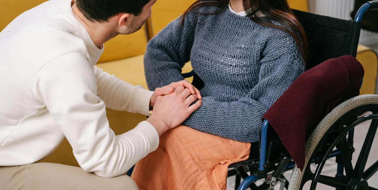 Świadczenie wspierające a pielęgnacyjne – czy można je ze sobą łączyć?