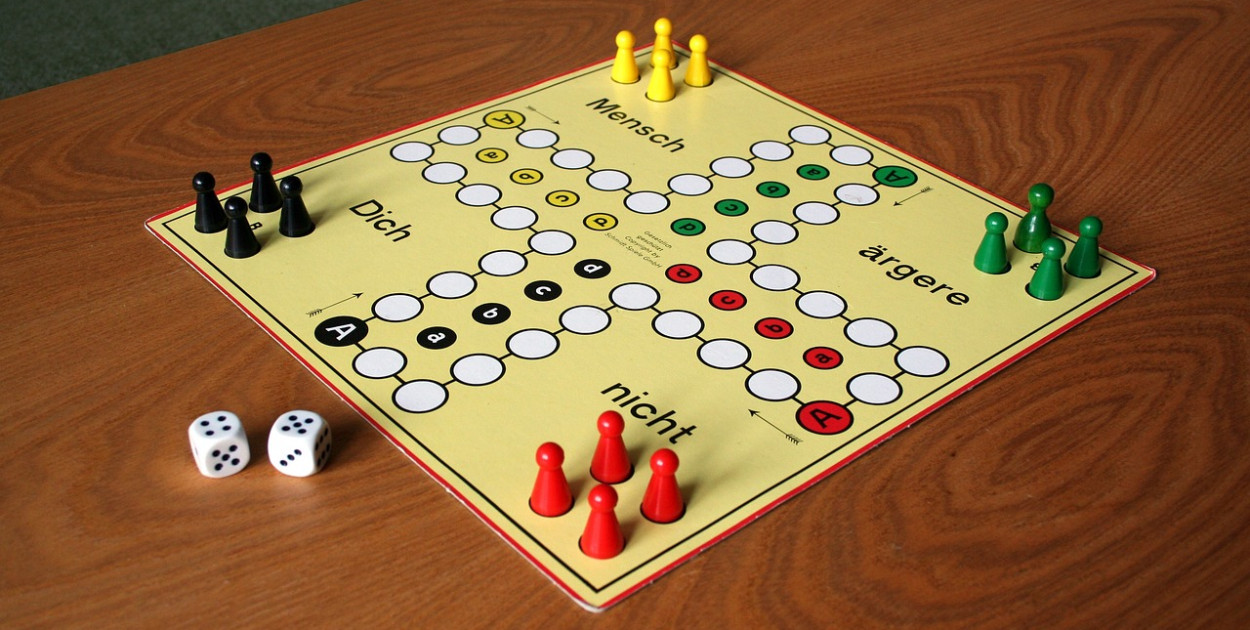 Najlepsze gry na imprezę – 10 pomysłów na niezapomnianą zabawę!