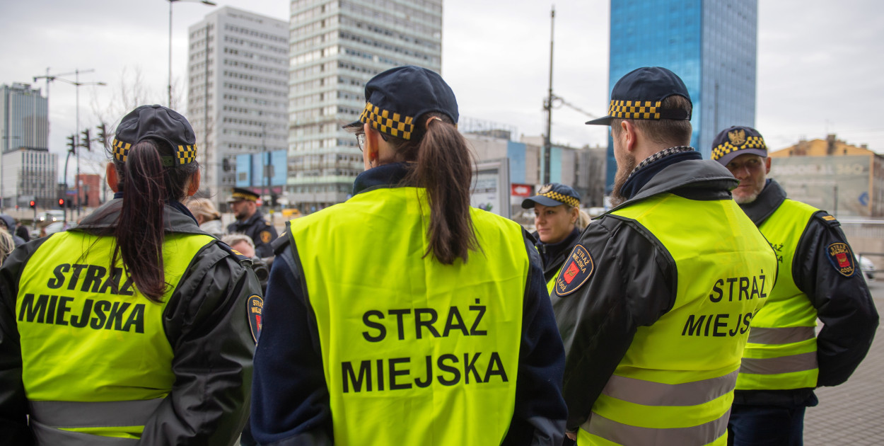 Będą surowsze kary za ataki na strażników miejskich