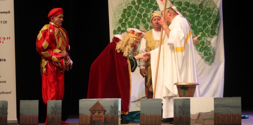 Przez kilka godzin na deskach teatru grupy teatralne prezentować będą swoje spektakle