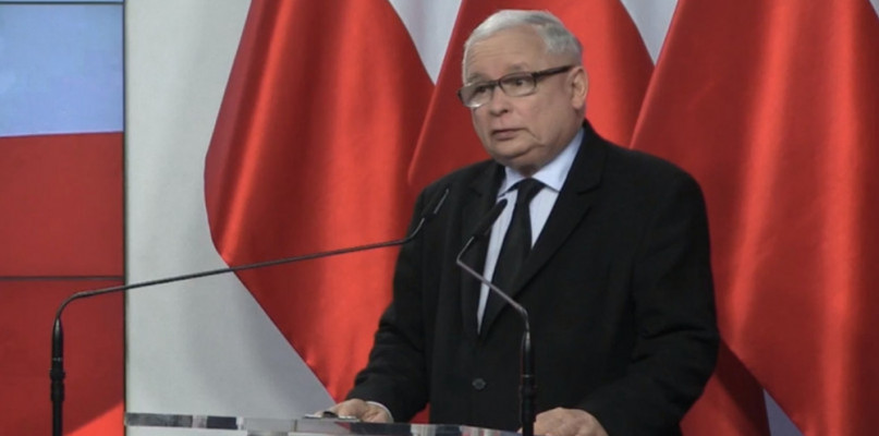 Wśród członków PiS chcących wejść do sejmu na kolejną kadencję znaleźli się czołowi przedstawiciele rządu. Fot. Screen z wystąpienia Jarosława Kaczyńskiego.