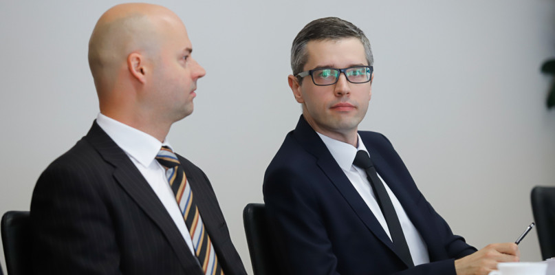 Na zdjęciu: Wojciech Gonera - z prawej - na inauguracyjnym posiedzeniu rady. fot. Mikołaj Kuras