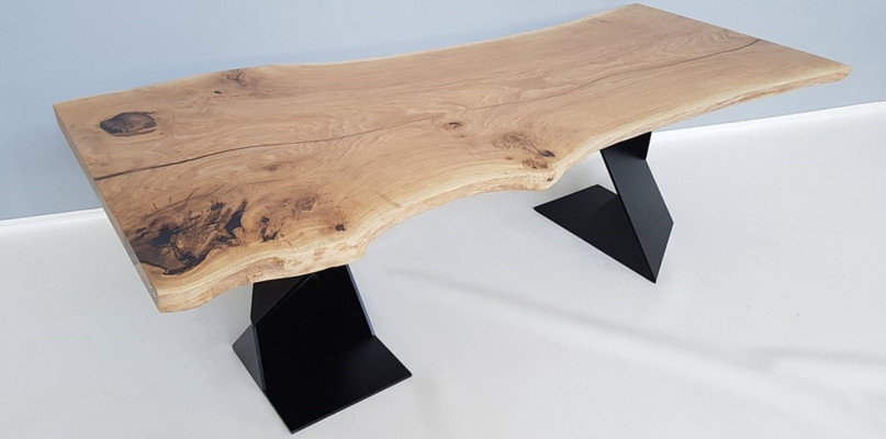 Jak wybrać stół z drewna?