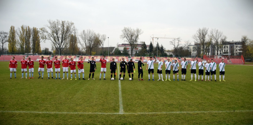 W ostatniej kolejce Biało-Zieloni przegrali na własnym stadionie z Liderem Włocławek - 0:2. 