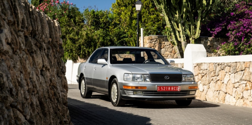 Poznaj 30-letnią historię Lexusa