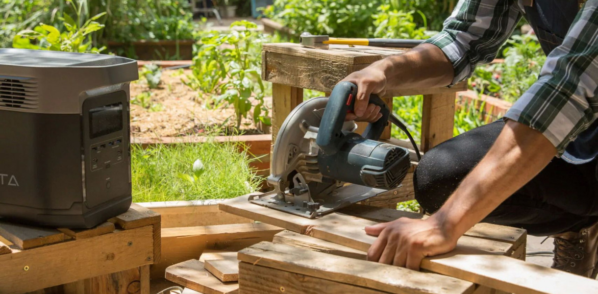 Jak ułatwić sobie pracę w ogrodzie? 5 sprytnych rozwiązań