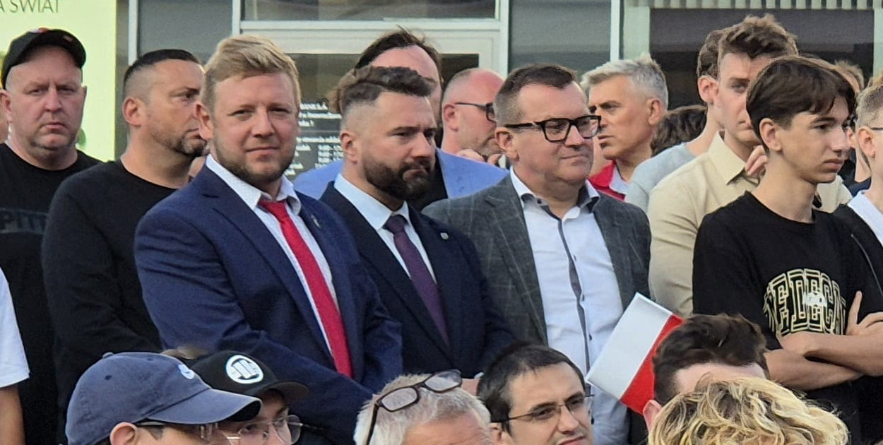 Na zdjęciu: Marcin Wroński podczas wiecu Sławomira Mentzena w Inowrocławiu