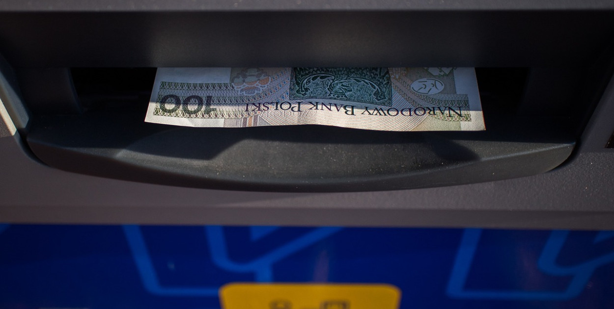 Nowy cennik usług bankowych. Klienci zapłacą więcej już od listopada