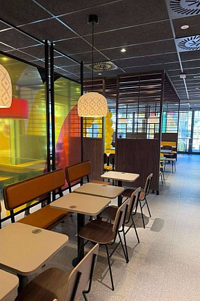 Restauracja McDonald\'s po remoncie-5303
