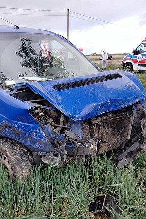 Nie ustąpił pierwszeństwa i kraksa gotowa!-5307