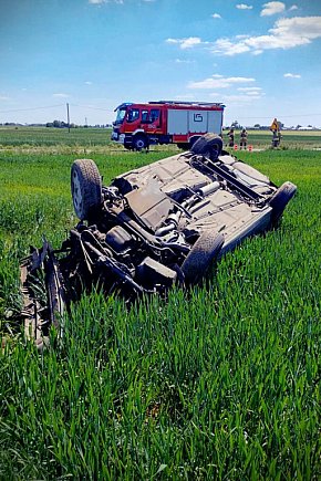 19-latka w audi wymusiła pierwszeństwo-5344