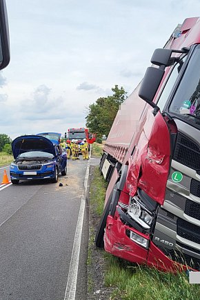 Pośpiech i nieprawidłowy manewr zakończony kolizją-5440