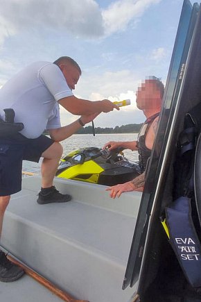 ​​​​​​​Policja interweniowała kilkanaście razy na jeziorach-5478