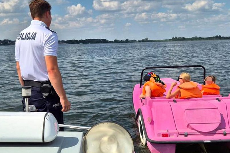 ​​​​​​​Policja interweniowała kilkanaście razy na jeziorach