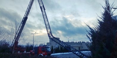Wypadek w Inowrocławiu. Nowa strażacka drabina złamała się podczas ćwiczeń-28005
