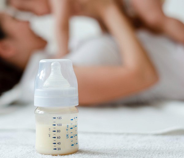 Groźna bakteria w mleku dla niemowląt. Nie podawaj dzieciom!-38143