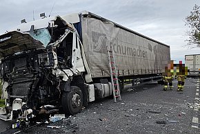 Groźny wypadek dwóch ciężarówek. LPR w akcji ratowniczej-42278