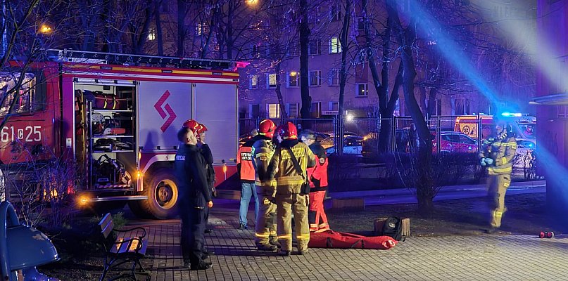 Tragedia na Rąbinie. Kobieta wypadła z okna wieżowca - 46778