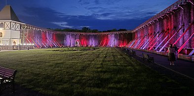 Inowrocławskie Tężnie w biało-czerwonych barwach. Zobaczcie to z bliska!-48559
