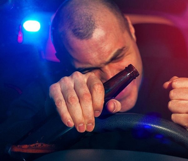 Stracił prawo jazdy za kierowanie po alkoholu-48560