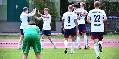 Cuiavia znów bez bramek i punktów. Lider nie dał szans Biało-Zielonym-48568