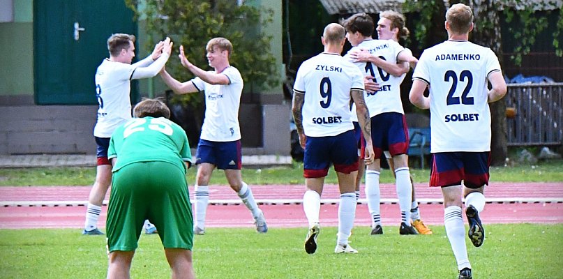 Cuiavia znów bez bramek i punktów. Lider nie dał szans Biało-Zielonym - 48568