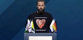 Stanowski w koszulce z Ignasiem