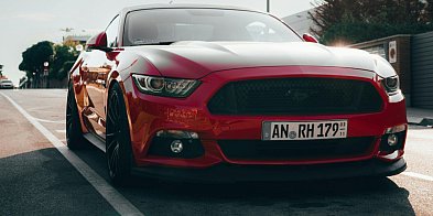 Pomylił Strzelno z Route 66. Mustang poniósł...-48792