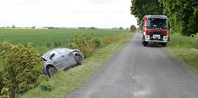 Pijany 68-latek wjechał do rowu. Miał prawie 3,3 promila-48887