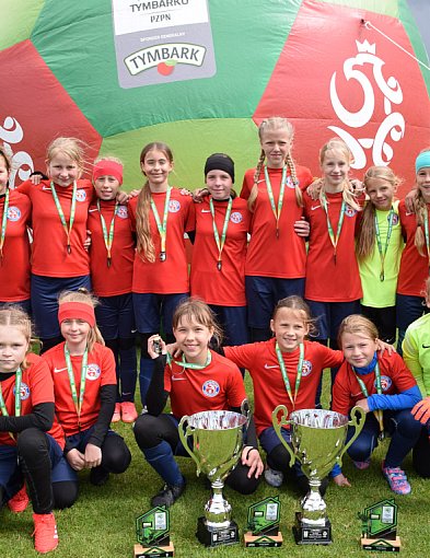 Piłkarki SP 6 zagrają w finale ogólnopolskim Tymbarku-48913