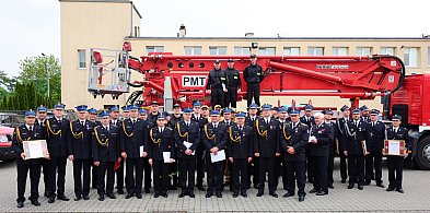 Uroczysty apel z okazji Dnia Strażaka. Awanse, odznaczenia i wyróżnienia-49053