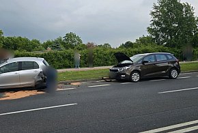 Kolizja dwóch osobówek na Poznańskiej-49308