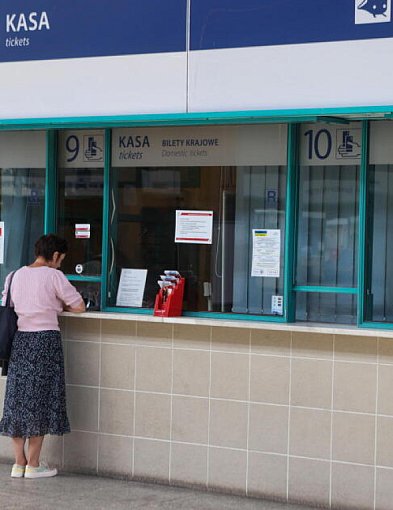 Coraz więcej biletów kolejowych kupujemy online, kasy stacjonarne tracą-49853