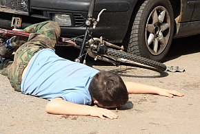 Na Rąbinie mercedes potrącił dziecko na rowerze. Widzieliście to?-49871