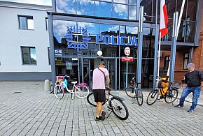 Rowerzyści odwiedzili komendę, by oznakować swoje jednoślady-50092