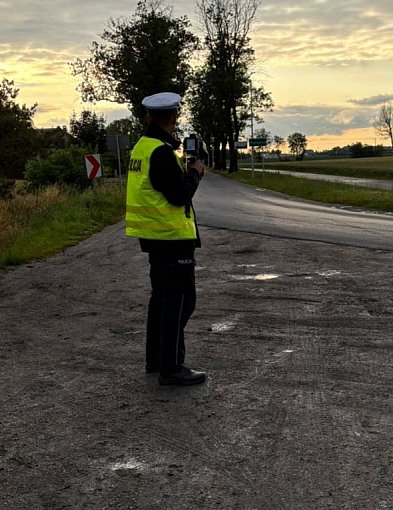 Policyjna akcja „Prędkość” na drogach powiatu-50095