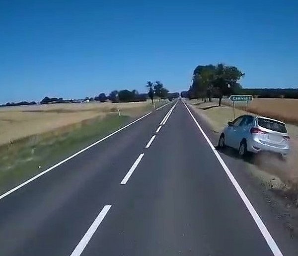 Ten manewr zakończył się sprawą w sądzie. Tragedia była o włos!-50185