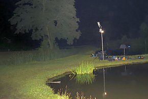 Tragiczny finał nocnego wędkowania. 65-latek utonął w stawie-50380