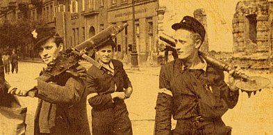 Powstanie Warszawskie na Rynku w Gniewkowie-50621