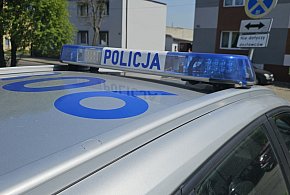 47-latek bez prawa jazdy uciekał fordem. Dopadli go w kukurydzy-51548