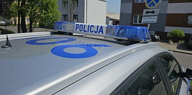 47-latek bez prawa jazdy uciekał fordem. Dopadli go w kukurydzy-51548