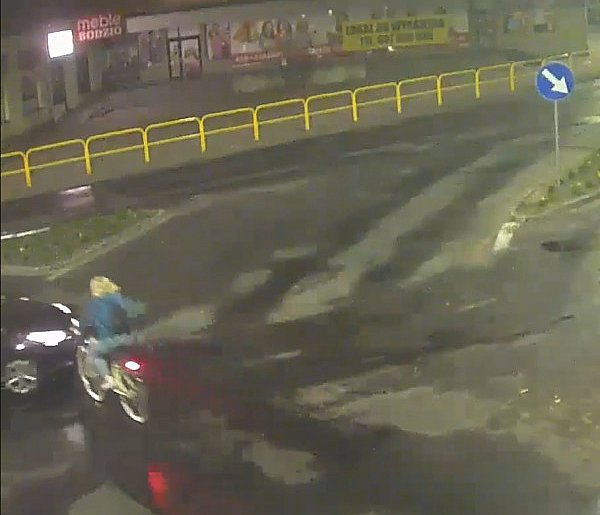 Rowerzystka potrącona przez opla. Jest nagranie-51776