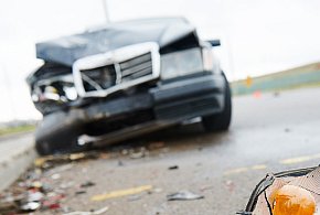 Mercedes w rowie, pijany kierowca zrzucał winę na żonę-52133