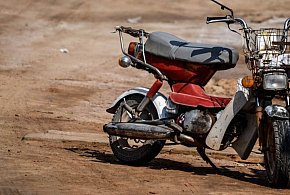 Wsiadł na motorower mimo dożywotniego zakazu! Policja nie miała litości-52388