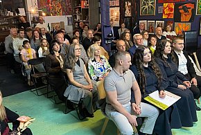 Sztuka ponad granicami. Artystyczny wieczór w Leonard Gallery-53310