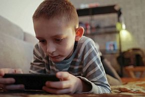 Smartfon przed 13. rokiem życia może poważnie zaszkodzić-53556