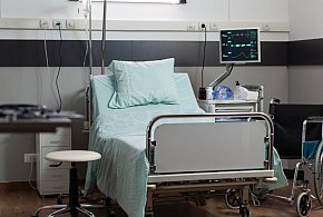 Lek wycofany z powodu zanieczyszczeń. W środku znaleziono fragmenty szkła-53565