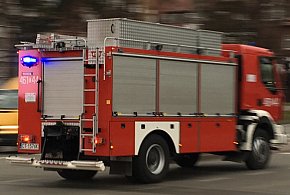 Chciał rozpalić w piecu benzyną. Skończyło się eksplozją-53795